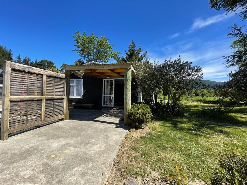 Awa Tui Batch Blenheim Exterior photo